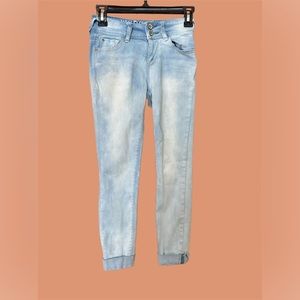 Wallflower ultra fit size 1 stretch skinny jeans